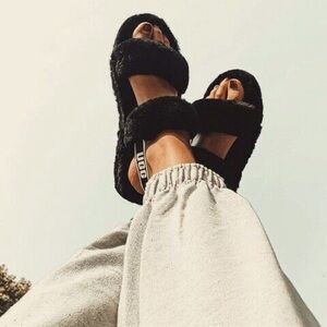 UGG ‘OH FLUFFITA’ CURLY SHEEPSKIN SLIDES
